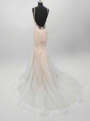V-neck Tulle Sweep Train Wedding Dresses With Lace for Trumpet/Mermaid Look