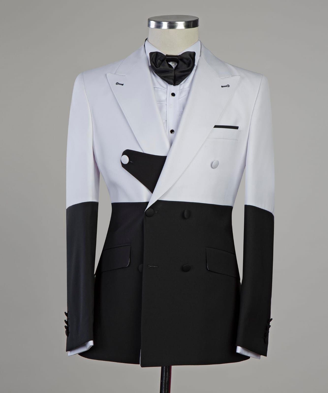 White and Black Splicing Peaked Lapel New Arrival Close Fitting Men Suits