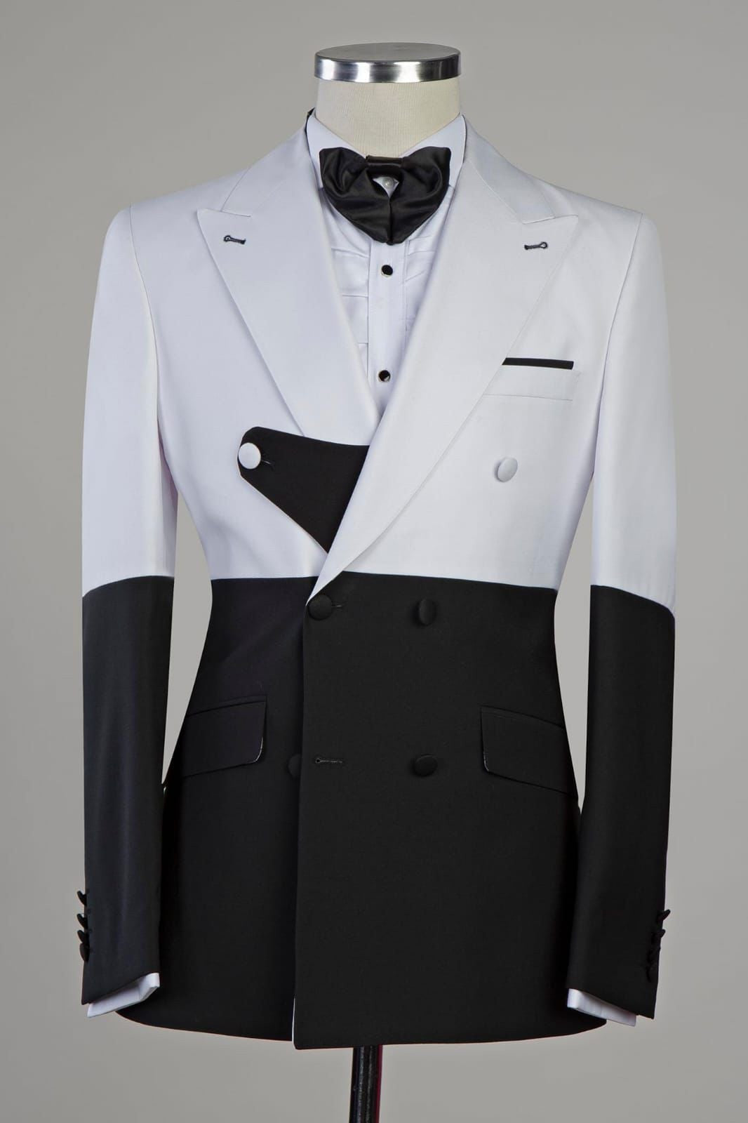 White and Black Splicing Peaked Lapel New Arrival Close Fitting Men Suits